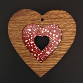 Dřevěná ozdoba z masivu s barevným vkladem - srdce s hvězdami 8 cm
