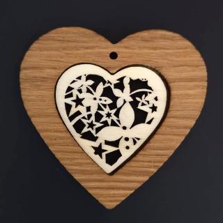 Dřevěná ozdoba z masivu s vkladem - srdce s ornamentem 7 cm