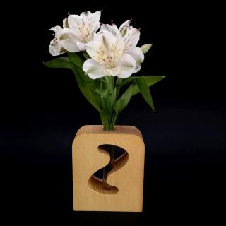Dřevěná váza obdélníková s prořezem  S , masivní dřevo, výška 12 cm