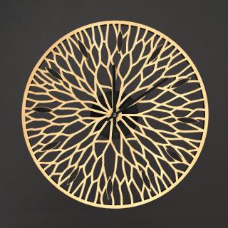 Dřevěné designové hodiny nástěnné prořezávané světlé, masivní dřevo, průměr 30 cm