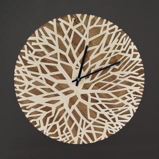Dřevěné designové hodiny nástěnné se vzorem větviček, masivní dřevo, průměr 25 cm