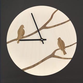 Dřevěné hodiny nástěnné s motivem ptáčků, masivní dřevo, průměr 25 cm