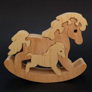 Dřevěné puzzle houpací kůň, masivní dřevo dvou druhů dřevin, 13,5x11,5x3 cm