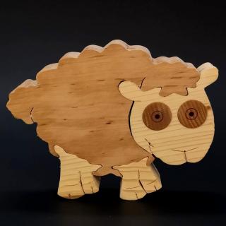 Dřevěné puzzle ovce, masivní dřevo dvou druhů dřevin, 15 cm