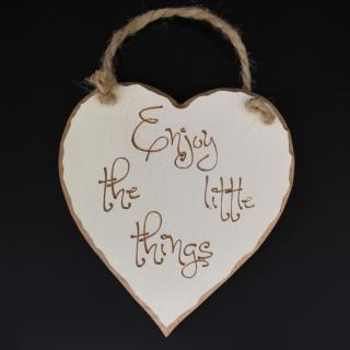 Dřevěné srdce s rytým textem Enjoy little things, masivní dřevo, 16x15x1 cm