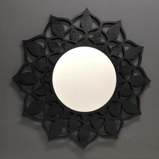 Dřevěné zrcadlo ve tvaru mandaly, černá barva, průměr 51 cm