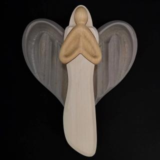 Dřevěný anděl modlící se, barevný, masivní dřevo, 22x15x2 cm