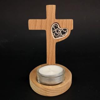 Dřevěný svícen kříž z masivního dřeva s vkladem - srdce, výška 12 cm