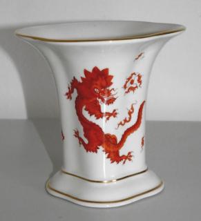 Porcelánová váza s čínským drakem