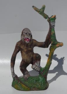 Stará figurka opice
