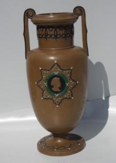 Stará keramická váza značená W a Co.
