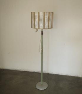 Stojací lampa