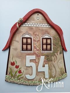 Keramické číslo 54 (keramické číslo, domeček, tulipány, strom, kočky)