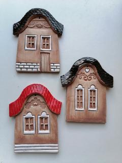 Plochý domeček 8-9 cm dle vlastního výběru (keramický domeček do dekorací)