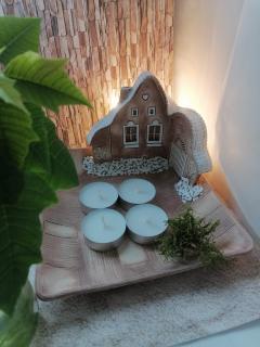 Tácek s domečkem (keramika, adventní, Vánoce, domečky, svícen)