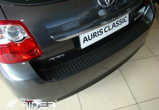 Ochranná krycí lišta pro páté dveře Toyota Auris 10R (Krycí lišta prahu kufru)