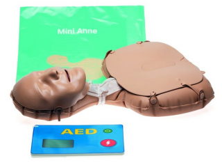 Resuscitační výukový nafukovací model Laerdal Mini Anne dospělý/dítě s maketou defibrilátoru AED