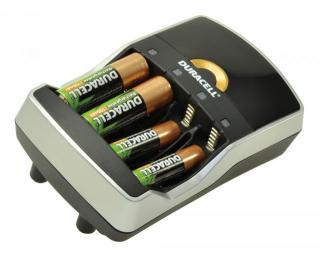 Nabíječka baterií Duracell CEF 15 15Minutes Charger AA/AAA + 4 články AA
