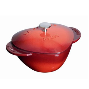 Staub Cocotte hrnec ve tvaru srdce 20 cm/1,75l červený