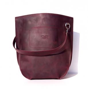 Středně velká kožená kabelka ruční výroby Barva kůže: boracor (rezavá), Barva podšívky: červená, Kování/zip: stříbrná