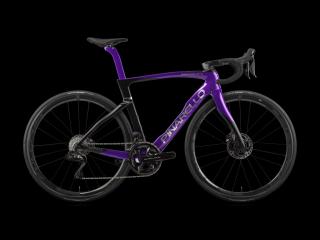 PINARELLO DOGMA F CAMPA SUPER RECORD EPS Barva: ELECTRO VIOLET, Zapletená kola: CAMPAGNOLO BORA WTO DB