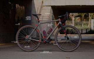 Serk Titanium Gravel - Dissident A21 Zapletená kola: Fulcrum Racing 900 DB