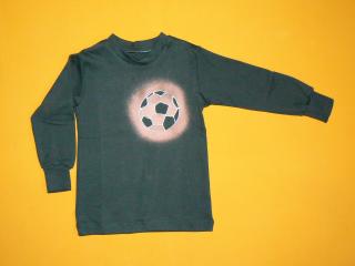 Tričko s obrázkem dlouhý rukáv 2 Barva: tmavězelená, Varianta: Motiv míč, Velikost: 122
