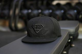 BE Snapback kšiltovka - černá s černým logem