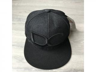 DC Snapback kšiltovka - džínová s černým logem DC