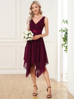 Asymetrické šaty s krajkou fialové-vínové EP00207MU Velikost: EU 36 / US 04, Barva: Fialová