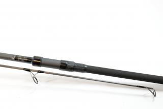 Harrison kaprový prut Trebuchet URF 13ft 4,5lb All Black, sedlo 1K Carbon, Abbreviated, Kigan ZDZ Gunsmoke 50mm