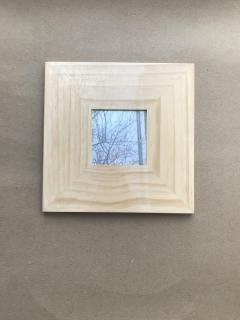 Dřevěný rámeček se zrcadlem 26x26 cm (Zrcadlo v dřevěném rámečku 26x26 cm)