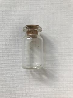 Skleněná lahvička 4 cm (Lahvička 4 cm)
