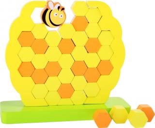 Včelička a včelí úl