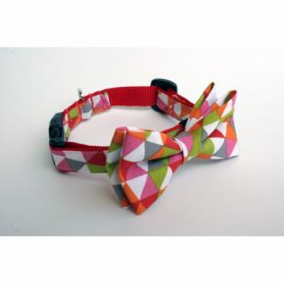 Obojek barevné trojuhelníky pro pejska + motýlek Přezka: PLASTOVÁ přezka, Velikost: L 45-65 cm šířka popruhu 25mm