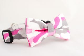 Obojek růžový maskáč pro pejska + motýlek Přezka: KOVOVÁ přezka, Velikost: L 45-65 cm šířka popruhu 25mm