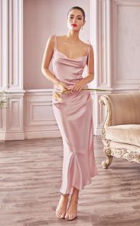 Jednoduché saténové midi šaty ve světle růžovém tónu Velikost: M