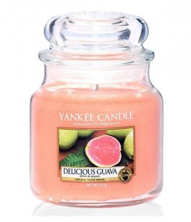 Yankee Candle - vonná svíčka Delicious Guava 411g