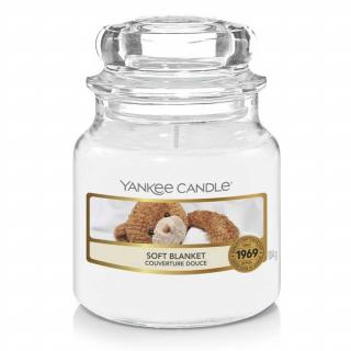 Yankee Candle - vonná svíčka Soft Blanket (Jemná přikrývka) 104g