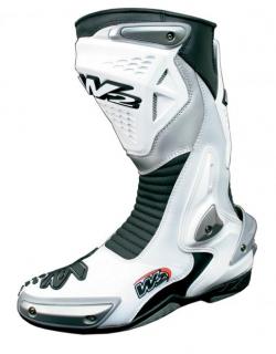 W2 Misano Magnesium White (Sportovní obuv vyrobena především pro použití na silničních motocyklech)