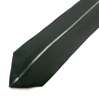 Pánská kravata černá s proužkem (J139)