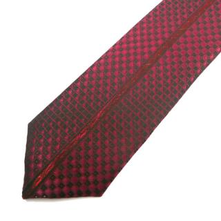 Pánská kravata tmavě červená s proužkem (J109)