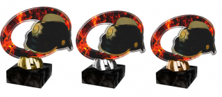 Barevná akrylátová trofej s hasičskou helmou a ohněm Výška: 11 cm