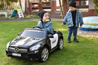 Mercedes SL 500 POLICIE 911 s 2,4G, světelné a zvukové policejní efekty