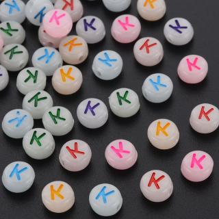 Akrylové korálky svítící písmeno K mix barev 6.5x7x4mm 10 kusů v balení
