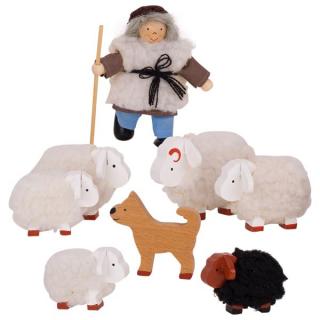 Goki Dřevěná panenka -  pastýř s ovečkami