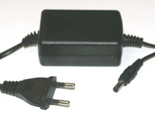 DE EL 12V 1A CA08 - Elektronický napájecí zdroj 12V, 1A, síťový adaptér s kabelem