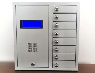 GSM bezpečnostní ocelová schránka s klávesnicí a displejem pro uložení až 8 klíčů -GSM digital box na klíče 8
