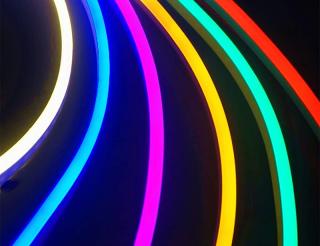 LED NEON 5M - venkovní 5m dlouhý LED pásek s izolací, barva svitu - bílá, bílá teplá, červená, zelená, modrá, žlutá a růžová Barva: Bílá