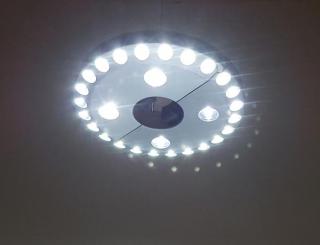 LED TORCH SMG 2205 - LED svítilna pro zavěšení na slunečník nebo do stanu